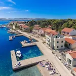 Riva * Krapanj