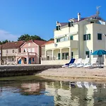 Apartment Riva *