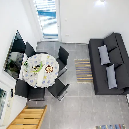 Riva Apartment *
