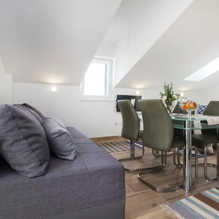 Riva * Krapanj